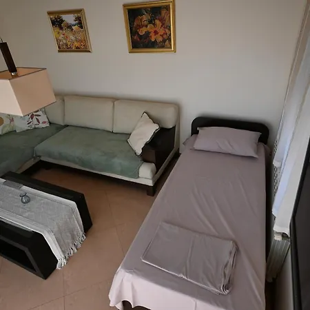 Summer Host Sea Side Maisonette 아파트 소조폴
